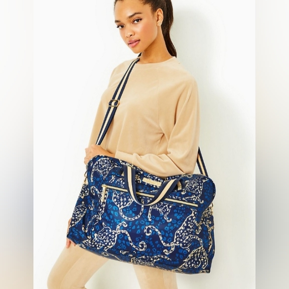 Lilly Pulitzer Bag Beale Weekender Bag NWT Easy to Spot OS - Picture 2 of 13